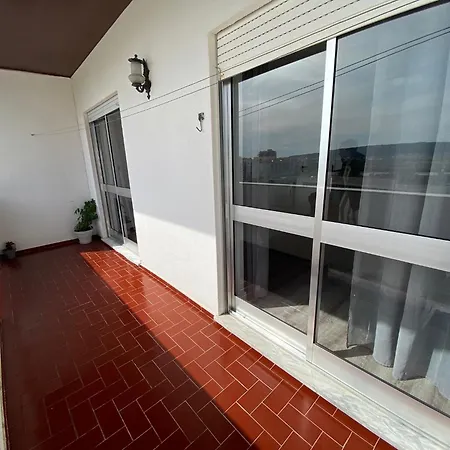 Nazarest Apartment *
